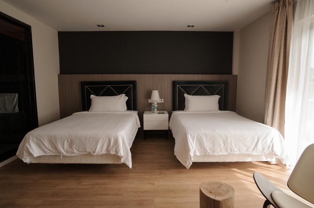 Paradise Hotel سايبان المظهر الخارجي الصورة