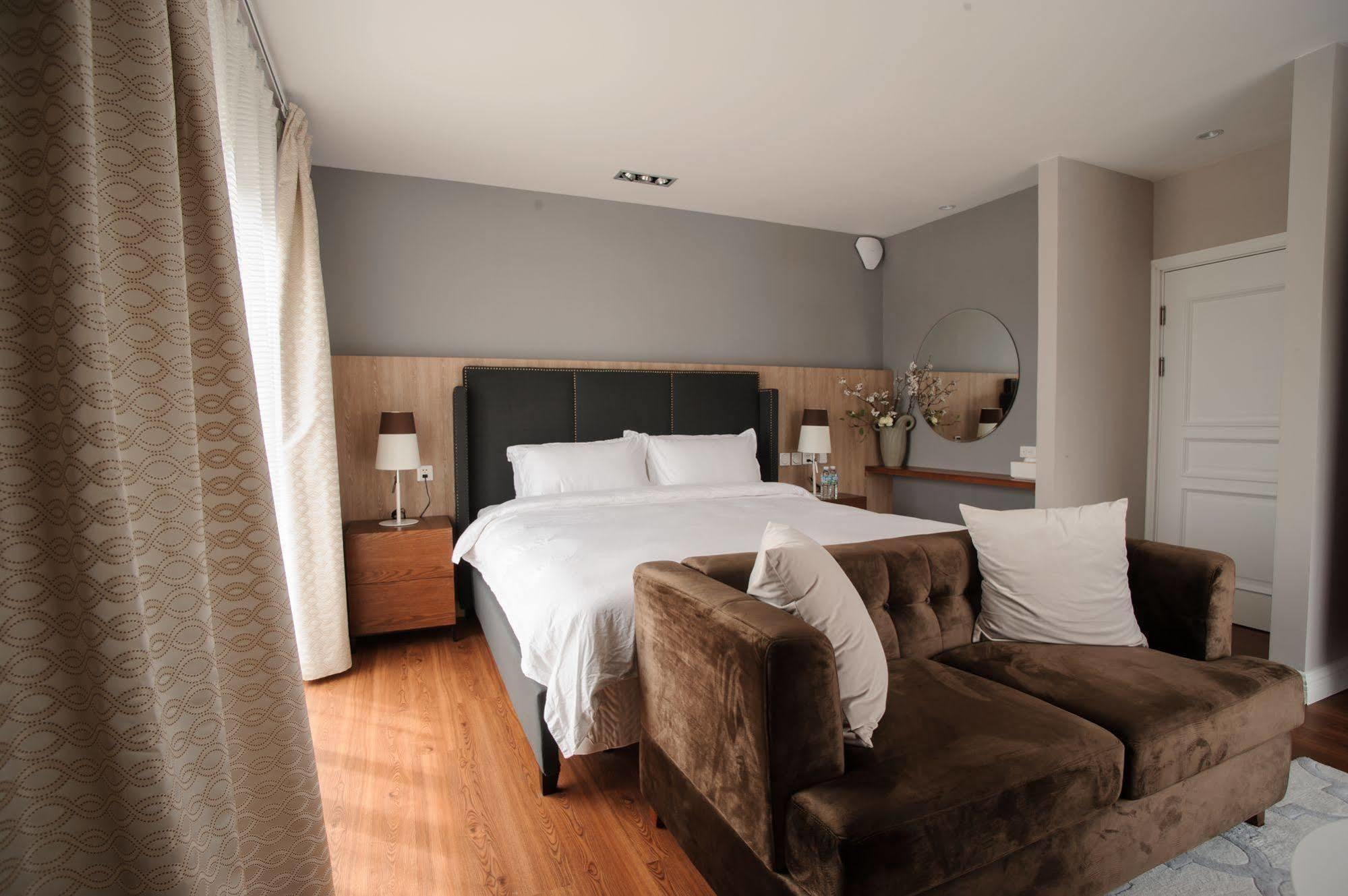 Paradise Hotel سايبان المظهر الخارجي الصورة